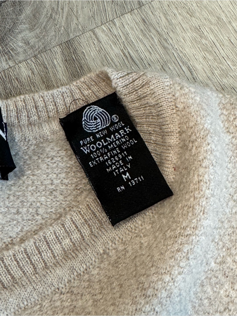 100% Extrafine Merino Wool Cream Sweater | Made in Italy - Picture 4 of 4